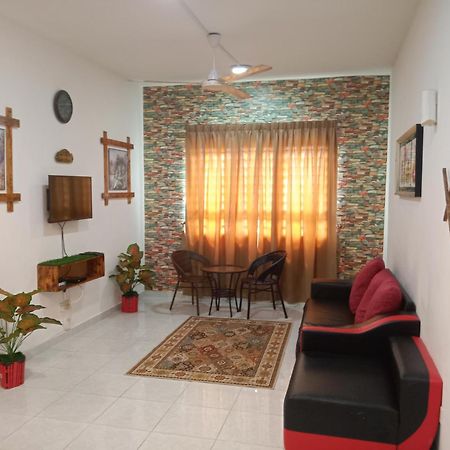 Homestay Budget Kuala Terengganu Tulipsia House Dış mekan fotoğraf