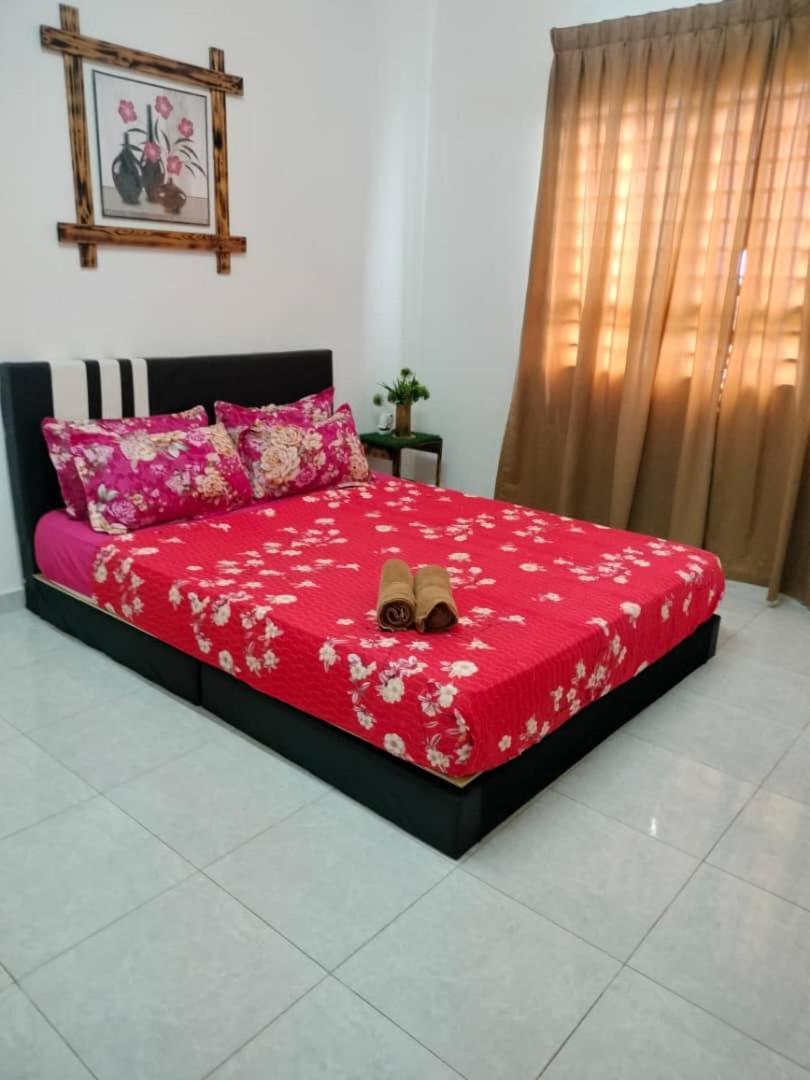 Homestay Budget Kuala Terengganu Tulipsia House Dış mekan fotoğraf